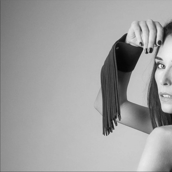 New $65 Sexy Black Suede Fringe Wrap Bracelet - Picture 3 of 6